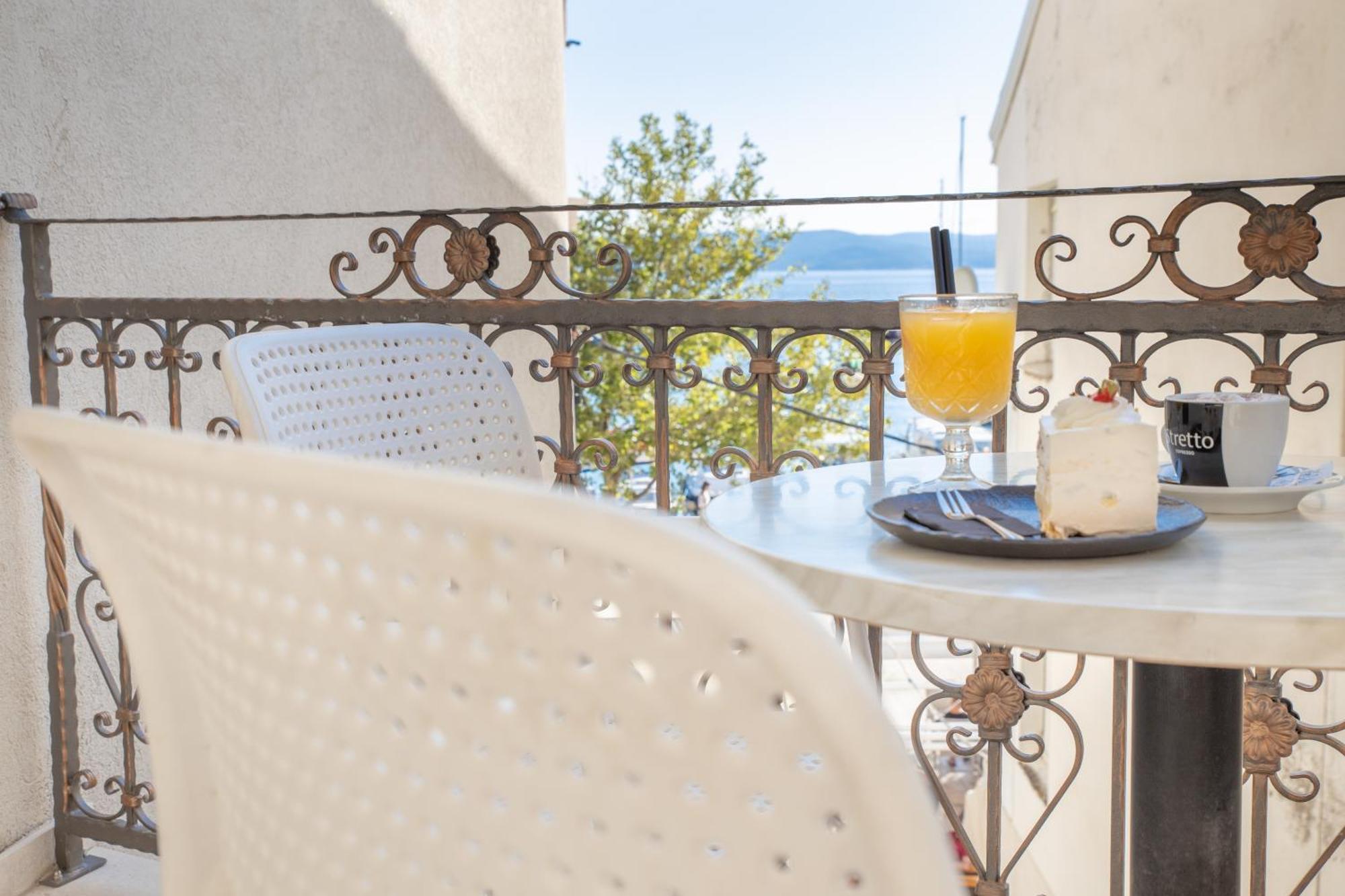 Bed & Breakfast Portun In The Center Baška Voda Εξωτερικό φωτογραφία