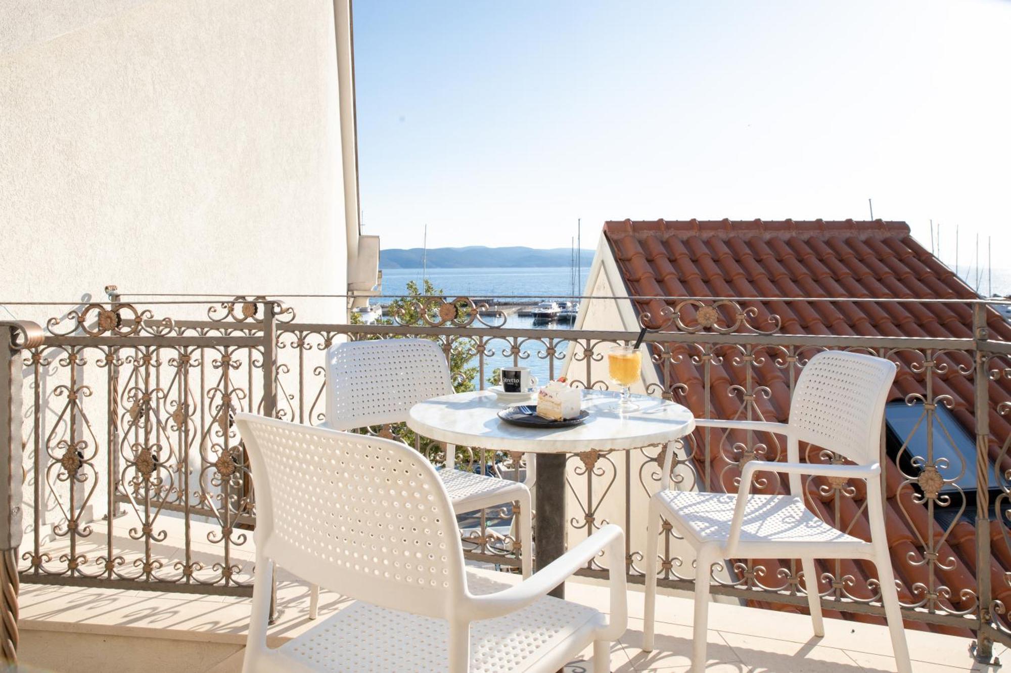 Bed & Breakfast Portun In The Center Baška Voda Εξωτερικό φωτογραφία